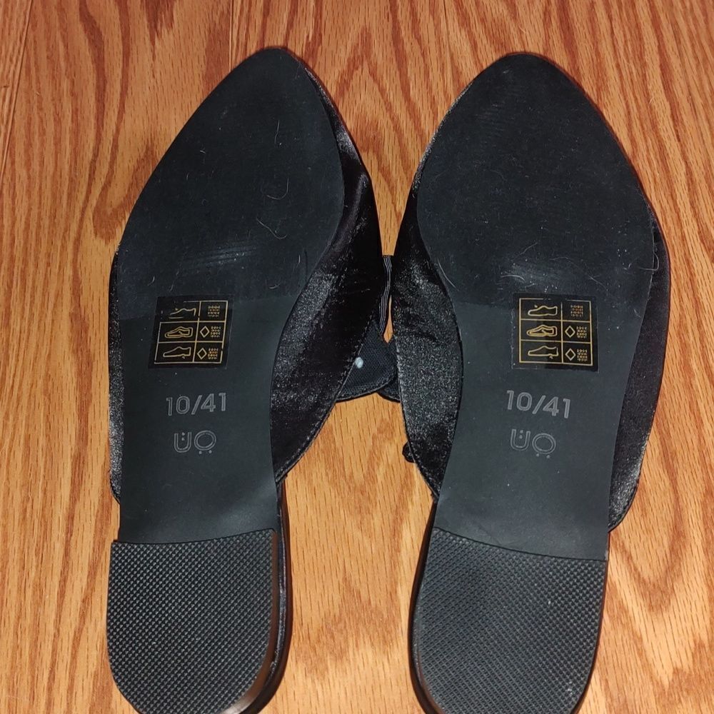 Urban Outfitters Black Satin Bow Mules Shoes Sz 10 - Picture 6 of 6